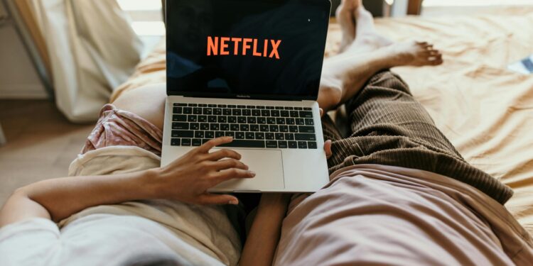 Netflix chega chutando a porta em mercado promissor no Brasil