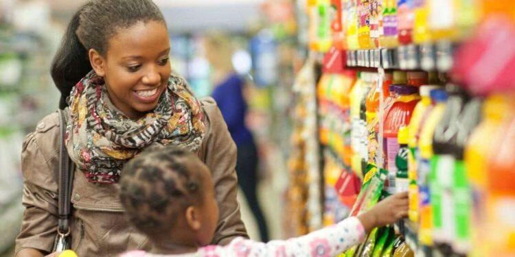 Mulher no Supermercado - Créditos: Reprodução