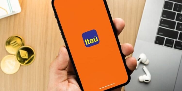 Aplicativo Itaú - Créditos: Shutterstock