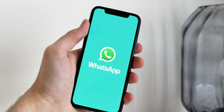 WhatsApp finalmente lança transcrição de áudio; descubra como ativar