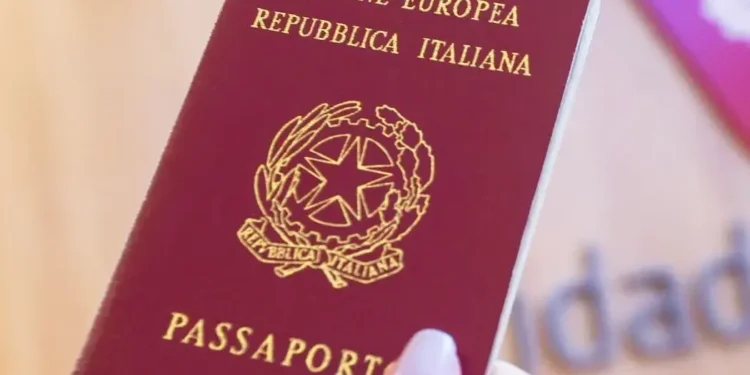 Passaporte Italiano - Créditos: Reprodução