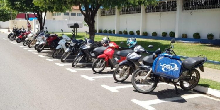 Motos Estacionadas - Créditos: Marcio Cavaletti