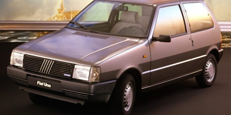 Antigo Fiat Uno - Créditos: Reprodução